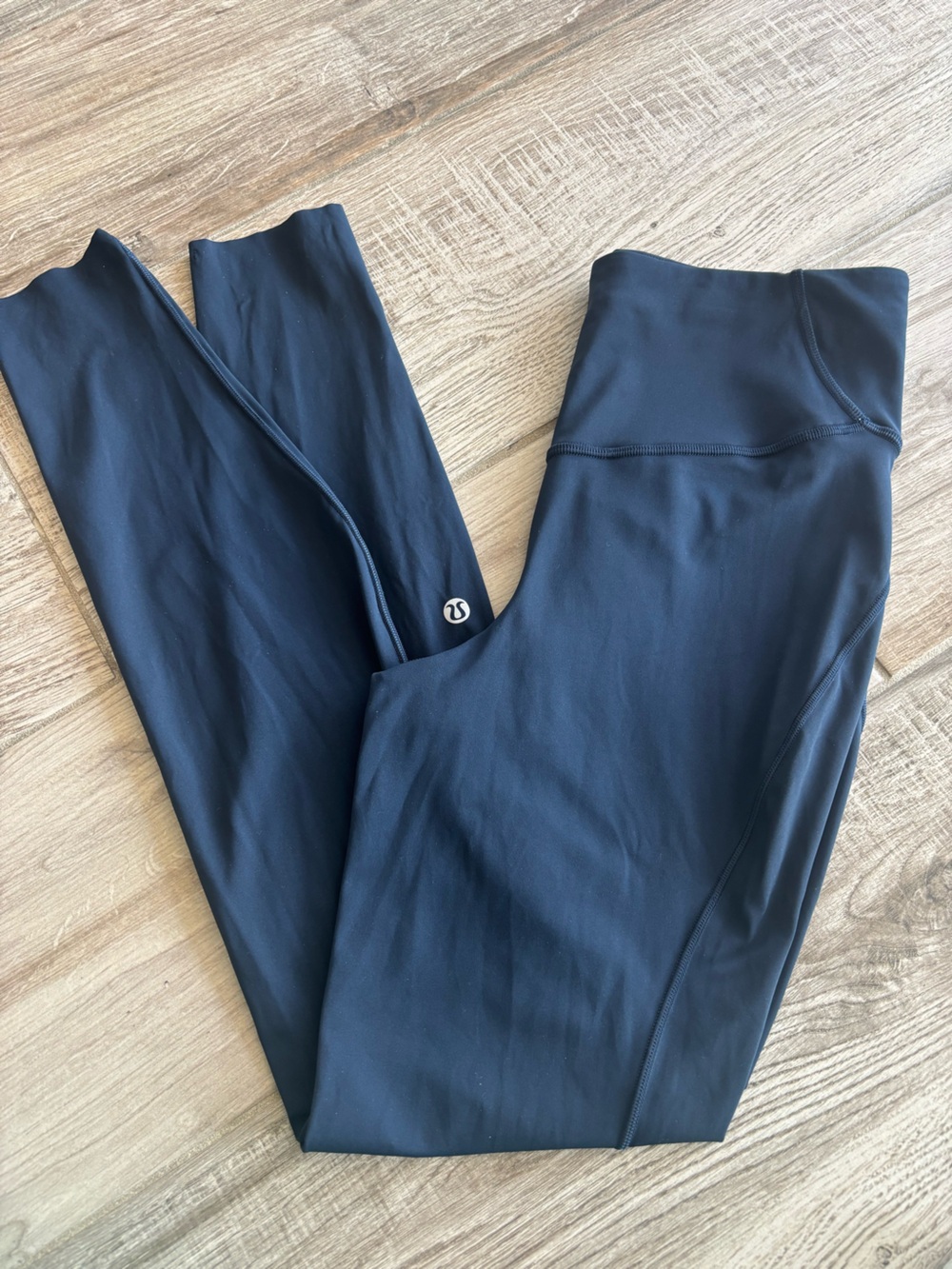 lululemon athletica Base Pace High RiseTight 28" Navy size 6 great condition